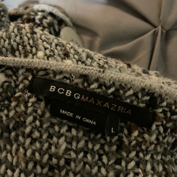 BCBG: L Sweater - Picture 2 of 4